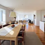 아파트 Whome Exclusive In A Prime Location With River View