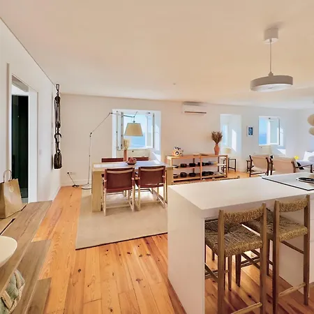 Whome Exclusive In A Prime Location With River View Lägenhet *