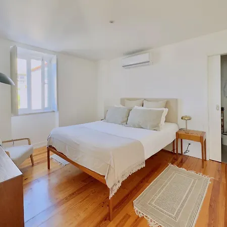 Whome Exclusive In A Prime Location With River View * Lisbon