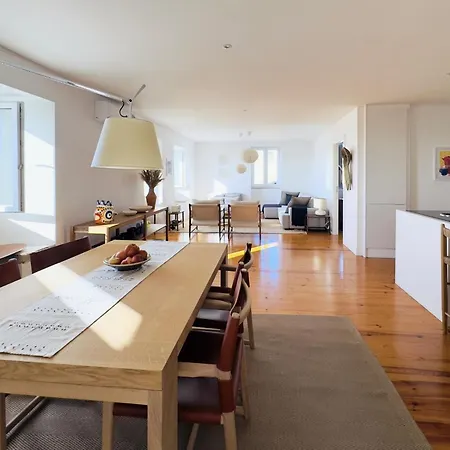 Lejlighed Whome Exclusive In A Prime Location With River View